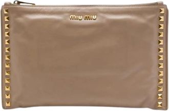 Miu Miu Pre-owned Studded Leather Clutch - Dames - Vintage Clutch - Beige - ONE Size - Leer - Vintage