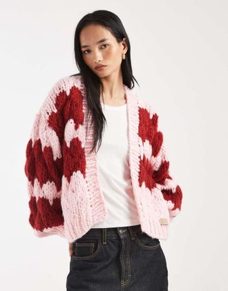 Kiwi & Co Hugs & Kisses - Cardigan lavorato a mano in maglia a bolle giallo rosa e rosso a righe