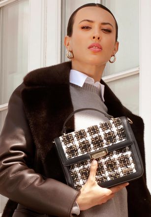 Wittchen dames crossbodytas in zwart-wit polyester boucl&eacute; stof