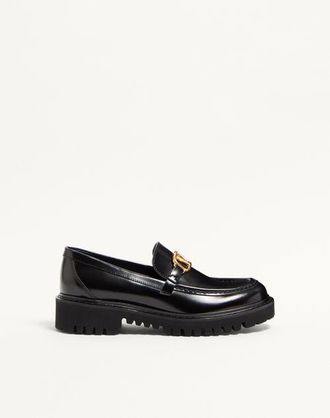 Valentino Garavani Vlogo Signature Calfskin Loafer Wo