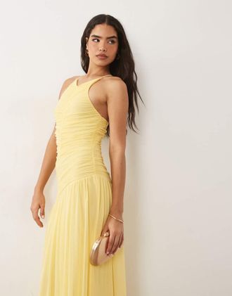 Asos Vestito lungo allacciato al collo con scollo a V alto in rete color latticello con dettagli arricciati-Giallo