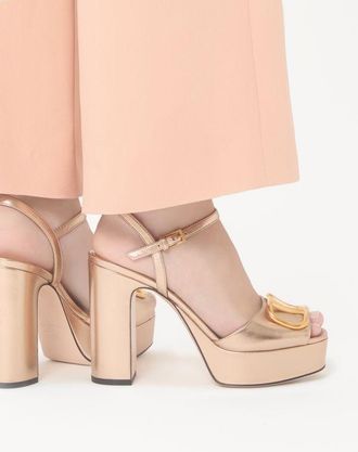 Valentino Garavani Sandalo Con Plateau VLogo Signature In Nappa Laminata 115mm Donna CHAMPAGNE 36.5