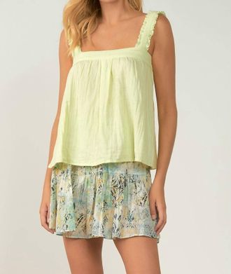 Elan Flowy Sleeveless Top In Limon