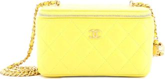 Chanel Pearl Crush Vanity Case with Chain Quilted Lambskin Small clutch bag - Giallo