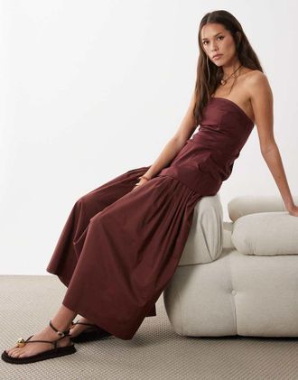 Asos Prendisole lungo a fascia in rasatello di cotone color cioccolato caldo con vita scesa e volant sul fondo-Marrone