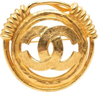 Chanel Pre-owned Jewellery, female, Yellow, Size: ONE SIZE Pre-owned Round Decorative Brooch