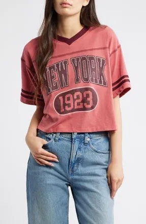 Vinyl Icons New York Cotton Graphic Football T-Shirt in Maroon at Nordstrom Rack, Size X-Small