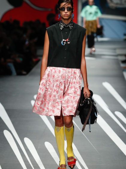 Secondo Miuccia Prada, il nostro armadio dovrebbe essere pieno di camicie diverse