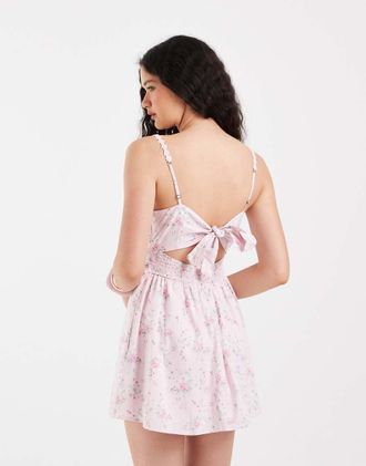 Hollister Vestito corto rosa a fiori con scollo a V e bottoni