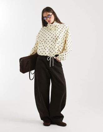 Miss Selfridge Giacca a vento a pois con dettagli smerlati-Bianco