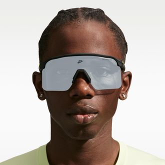 Nike Mens Expedition Shield Photochromic Sunglasses in Black | IR4361X-010