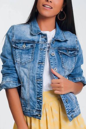 Q2 Cropped Trucker Jacket In Light Denim