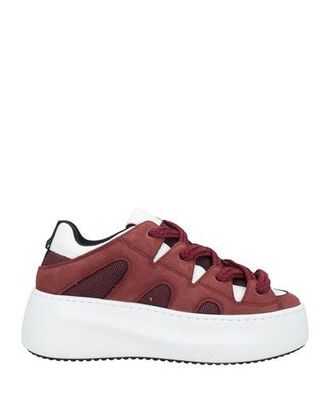Vic Mati&eacute; Sneakers