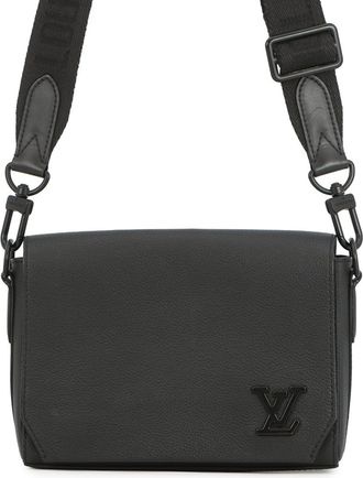 Louis Vuitton Black Noir Leather Shoulder Bag (Pre-Owned)