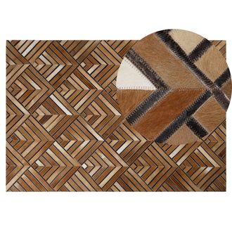 Beliani Alfombra De Piel De Vaca Piezas De Cuero Marr&oacute;n 140 X 200 Cm Patr&oacute;n Geom&eacute;trico De Diamantes Tekir