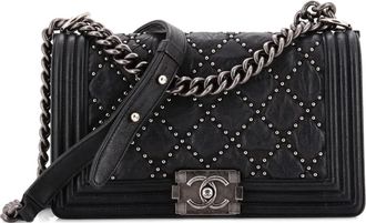 Chanel Boy Flap Bag Studded Quilted Distressed Calfskin Old Medium shoulder bag - Zwart