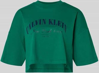 Calvin Klein Jeans Cropped T-Shirt mit Logo-Print in Grass, Gr&ouml;&szlig;e XL
