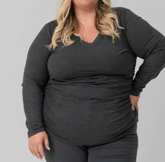 Capsule 121 Helios V-Neck Long Sleeve Tee - Plus In Dark Grey