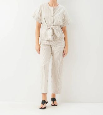Fifteen Twenty Womens Belted Button Up Top In Cream And Black