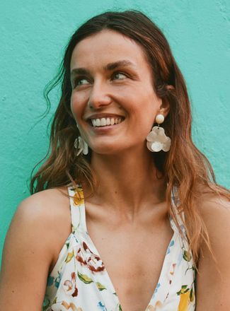 Simons Womens Raised flower statement earrings