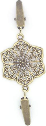 Generic Vintage Sweater Collar Clip Brooch Shawl Clips Hollow Flower Cardigan Collar Clips for Women FavorsDurability Multicoloured