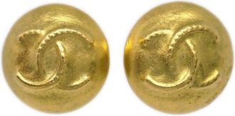 Chanel 1995 CC button clip-on earrings - women - Gold Plated - One Size