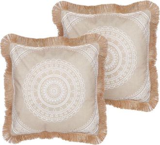 Beliani Conjunto De 2 Cojines Beige Blanco 45 X 45 Cm Poli&eacute;ster Borlas Patr&oacute;n Agrimony