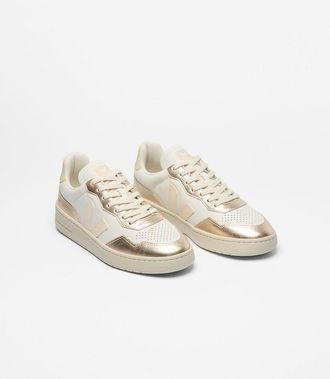 Veja V-90 leren sneakers