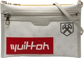 Louis Vuitton Pre-owned Cross Body Bags, female, Gray, Size: ONE SIZE Pre-owned Leather Cross Body Bag