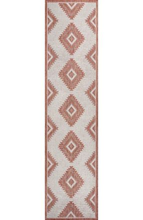 Jonathan Y Designs Lior Geometric Moroccan Diamond Indoor/Outdoor Area Rug in Salmon/cream at Nordstrom, Size 5Ft 0In X 8Ft 0In
