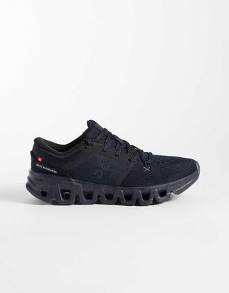 On Cloud X 5 sneakers da training nere triple black-Nero