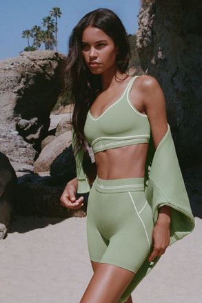 Alo | 4 Airbrush High-Waist Heart Throb Short in Dune Grass/White, Size: Medium