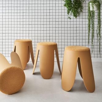 Sweeek Sweeek - Set di 4 sgabelli impilabili in materiale bouclé