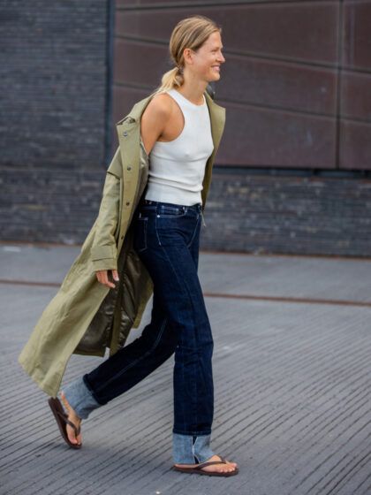 I jeans col risvolto sono ovunque! 6 look a tutto cool