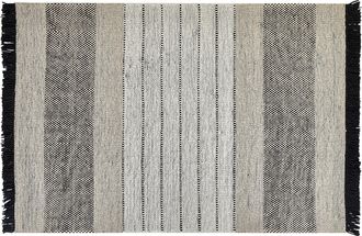 Beliani Alfombra De Lana Beige Claro Negro 140 X 200 Cm Hecho A Mano Borlas Yazlik