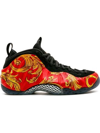 Nike x Supreme Air Foamposite One Red sneakers
