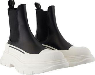 Alexander McQueen Womens Chunky Rubber Sole Chelsea Boot Black Calfskin