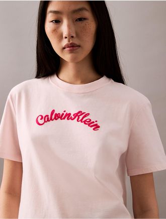 Calvin Klein Jeans Calvin Klein Womens Calvin Klein Felt Logo Script Classic Tee - Pink - XS