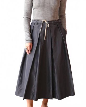 Tela Charlotte Taffeta Skirt In Graphite