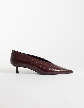 Tony Bianco Cherry d&eacute;collet&eacute; con tacchetto in stampa coccodrillo color vino-Rosso