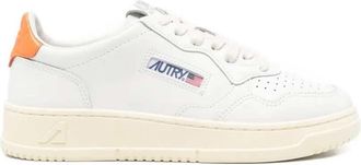 Autry Sneaker mit perforiertem Logo-Detail
