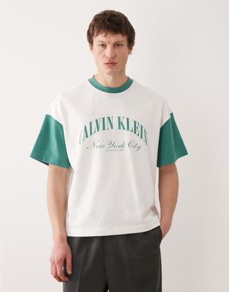 Calvin Klein Jeans T-shirt comoda premium in jersey pesante bianco e verde