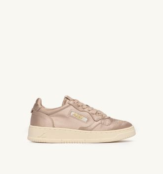 Autry MEDALIST LOW SNEAKERS IN DESERT ROSE SATIN