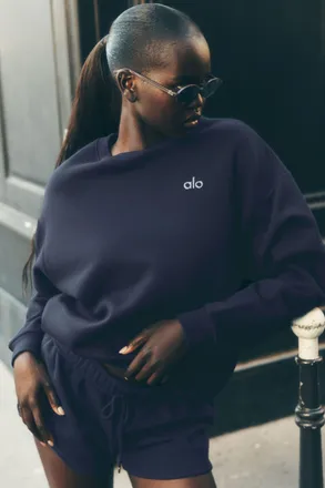 Alo | Accolade Crewneck Neck Pullover Top in Navy Blue, Size: Medium