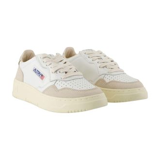 Autry Womens Medalist Sneaker White Calfskin
