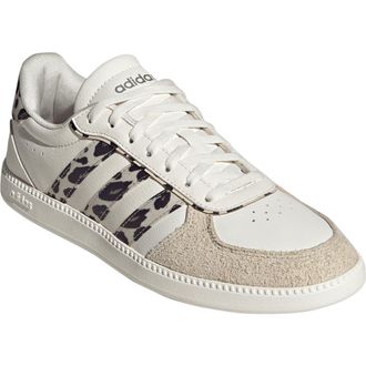 adidas Breaknet Sleek Sneaker in White/Crystal Linen/Khaki at Nordstrom Rack, Size 9.5