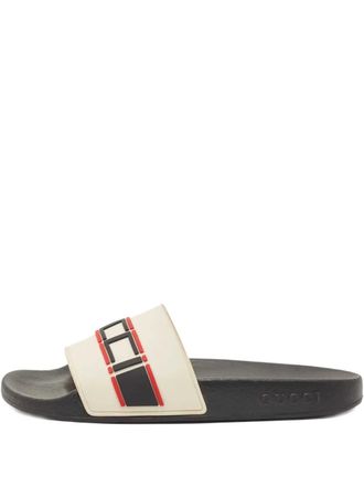 Gucci rubber logo slides - women - Rubber/Rubber/Rubber - 38 - White