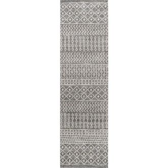 Jonathan Y Designs Arta Moroccan Vintage Geometric Area Rug in Gray/cream at Nordstrom, Size 2Ft 0In X 8Ft 0In