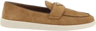 Prada Su&egrave;de Loafers Camel met amandelvormige neus - Dames - Loafers - Bruin - 37 1/2 EU - Su&egrave;de - Schoenen