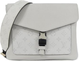 Louis Vuitton Taigarama White Coated Canvas Shoulder Bag (Pre-Owned)